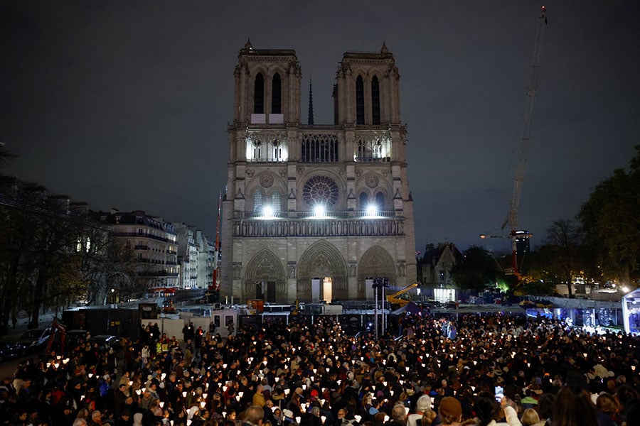 Notre Dame Cathedral at night