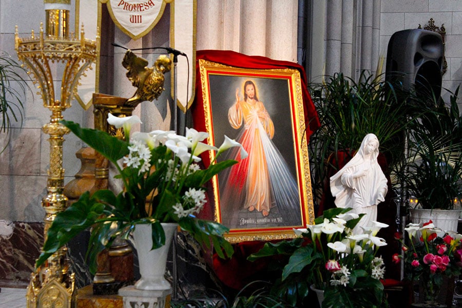 divine mercy image on altar