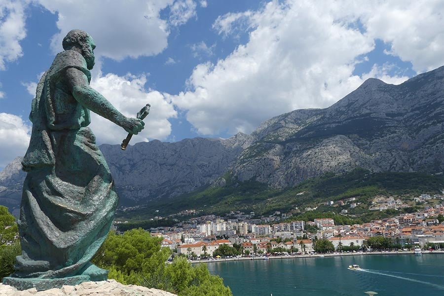 A statue of St. Peter overlooks the city of Makarska, Croatia. (Ewa Klejnot/Pixabay.com)