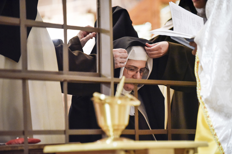 Sister Jacinta of Jesus receives her veil