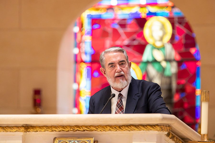 Scott Hahn delivers a talk to an audience of 900 Catholics at St. Elizabeth Ann Seton Parish in Keller on February 6, 2026. (NTC/Juan Guajardo)